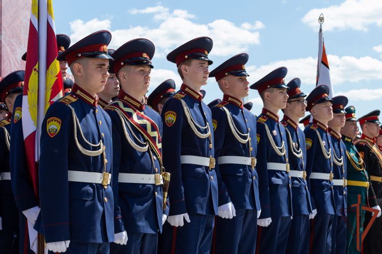 Кадеты Росгвардии приняли участие в параде кадетского движения Москвы