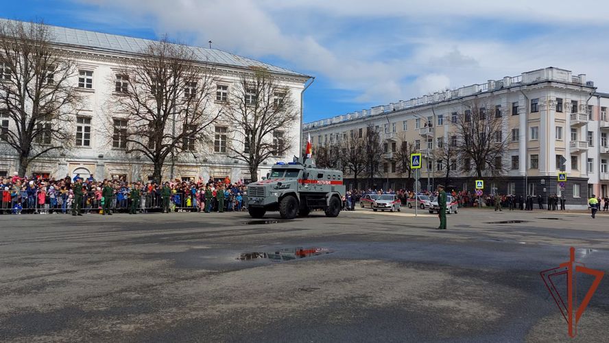 Военнослужащие и сотрудники Центрального округа Росгвардии приняли участие в праздничных мероприятиях Дня Победы 