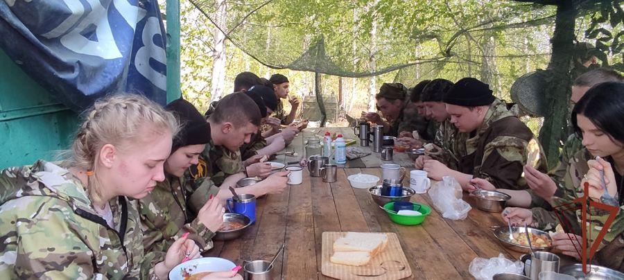 В Уральском округе состоялись военно-патриотические мероприятия для подшефной молодежи