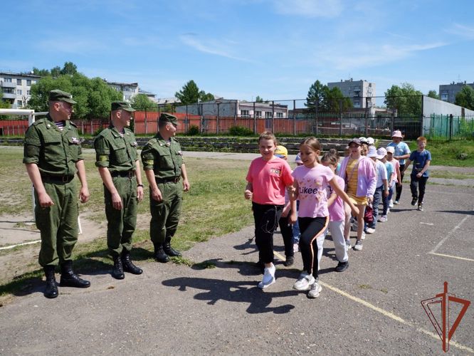 В Сибири продолжаются мероприятия акции «Каникулы с Росгвардией»