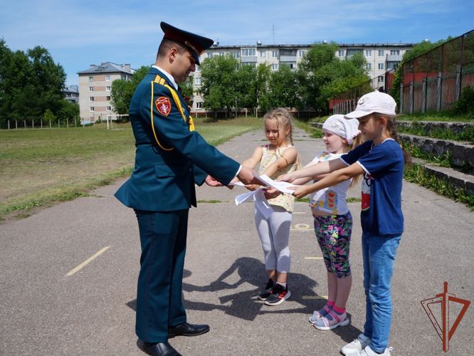 В Сибири продолжаются мероприятия акции «Каникулы с Росгвардией»