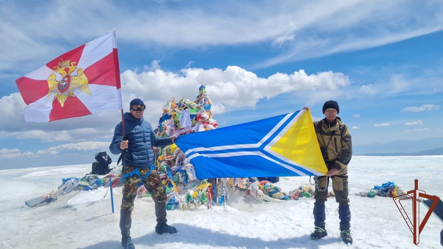 Росгвардеец покорил самую высокую точку Тувы 