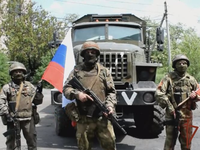 Росгвардейцы с передовой поблагодарили юных сибиряков за поддержку (видео)