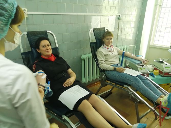 Сотрудники Росгвардии приняли участие в донорской акции в Новосибирской области