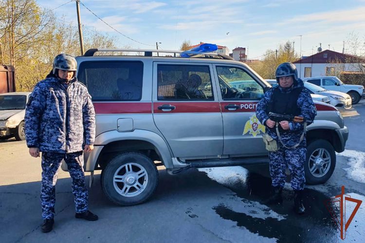 Наряд Росгвардии на Ямале задержал подозреваемых в незаконном обороте оружия 
