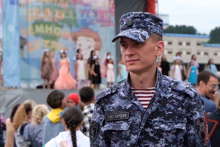 В Международный день защиты детей росгвардейцы провели тематические мероприятия для юных сибиряков