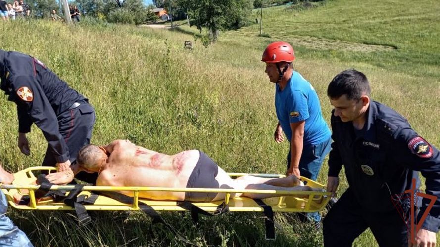 Упавшего в шлюз пруда мужчину спасли  росгвардейцы в Чувашии