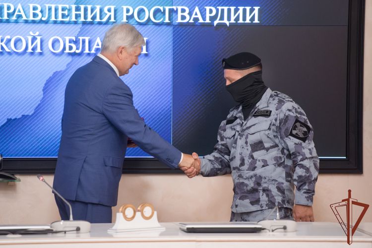 Росгвардейцам - участникам спецоперации вручили госнаграды в Воронеже
