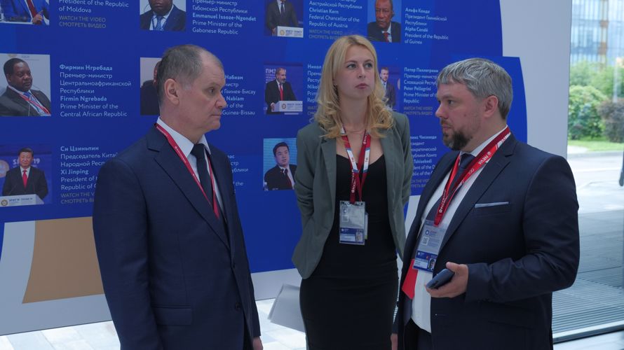 Заместитель директора Росгвардии генерал-полковник Алексей Беззубиков посетил Петербургский международный экономический форум 
