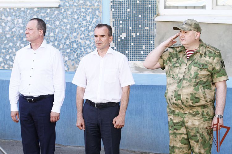 На Кубани торжественно встретили сотрудников Росгвардии, вернувшихся со спецоперации 