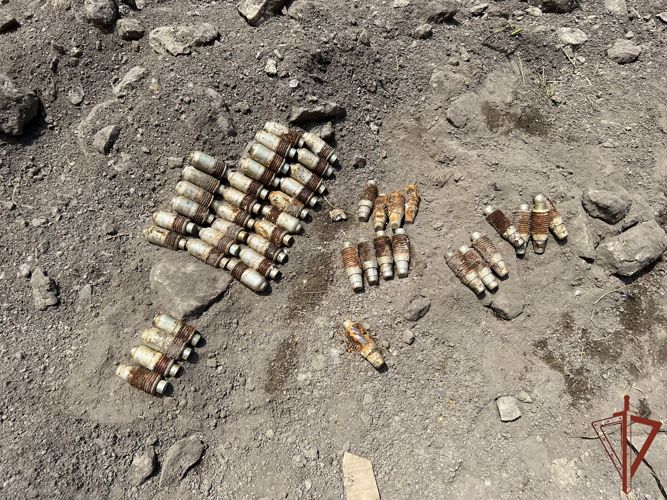 Взрывотехники ОМОН обезвредили в Карачаево - Черкесской Республике схрон с боеприпасами 