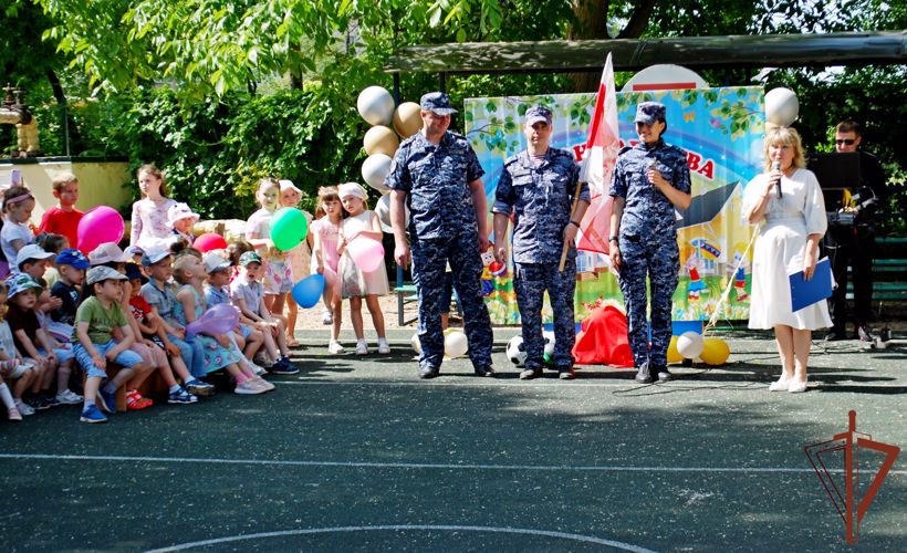 Росгвардейцы организовали комплекс мероприятий для детей Юга России