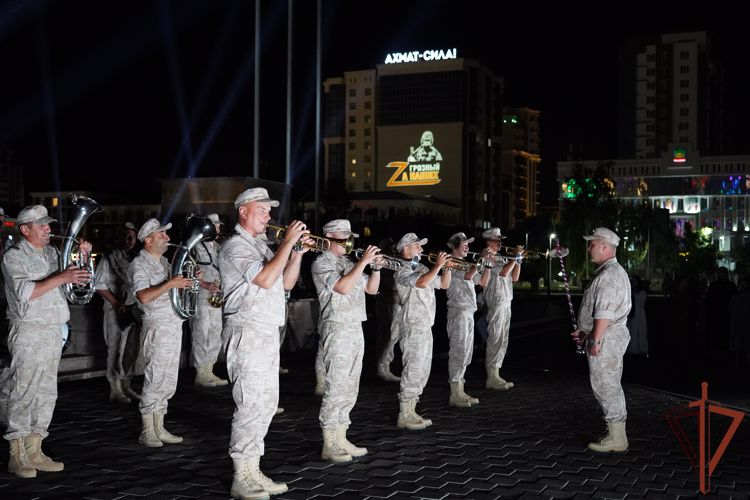  Военнослужащие грозненского соединения Росгвардии приняли участие во всероссийской акции «Лучи Победы»