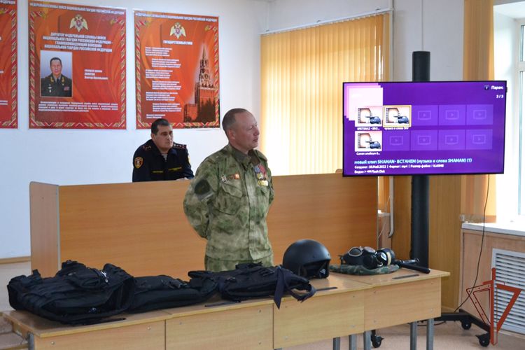 В Биробиджане сотрудники Росгвардии провели акцию  «Дорогой добра»