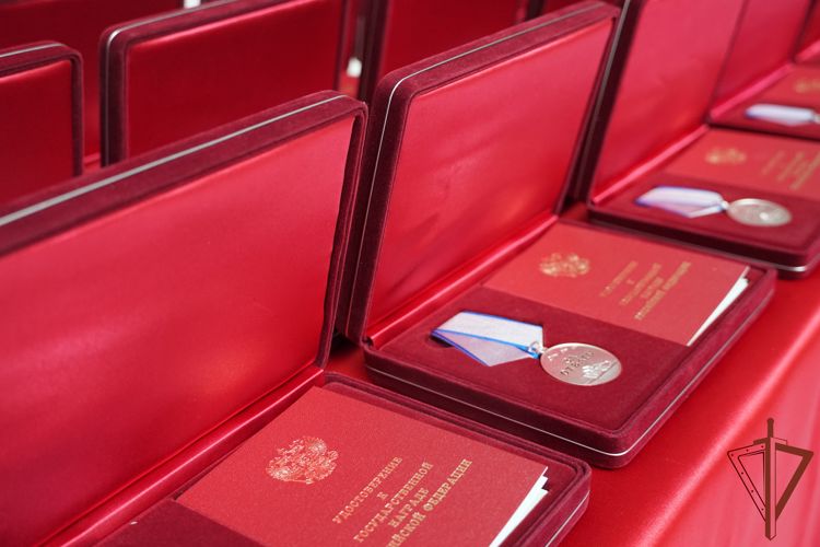 В Петрозаводске наградили росгвардейцев, отличившихся в ходе специальной военной операции на Украине