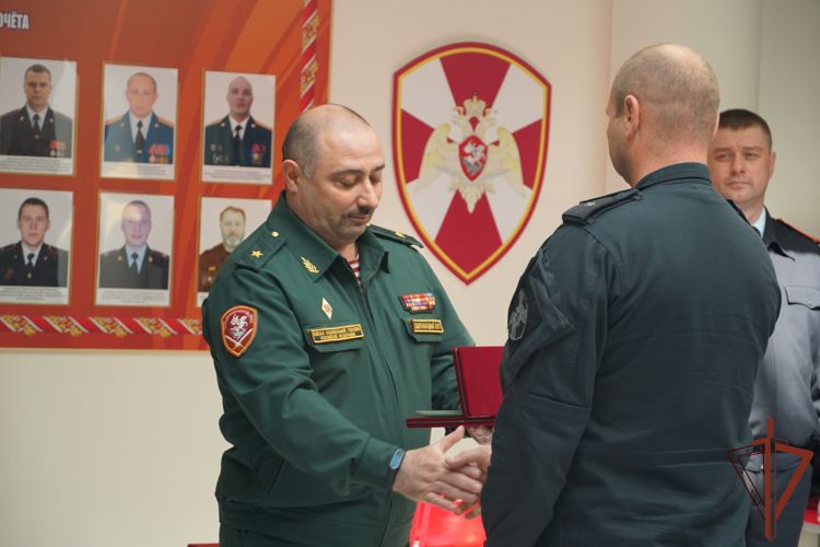 В Петрозаводске наградили росгвардейцев, отличившихся в ходе специальной военной операции на Украине