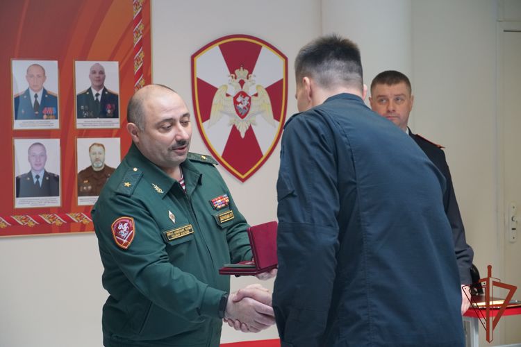 В Петрозаводске наградили росгвардейцев, отличившихся в ходе специальной военной операции на Украине