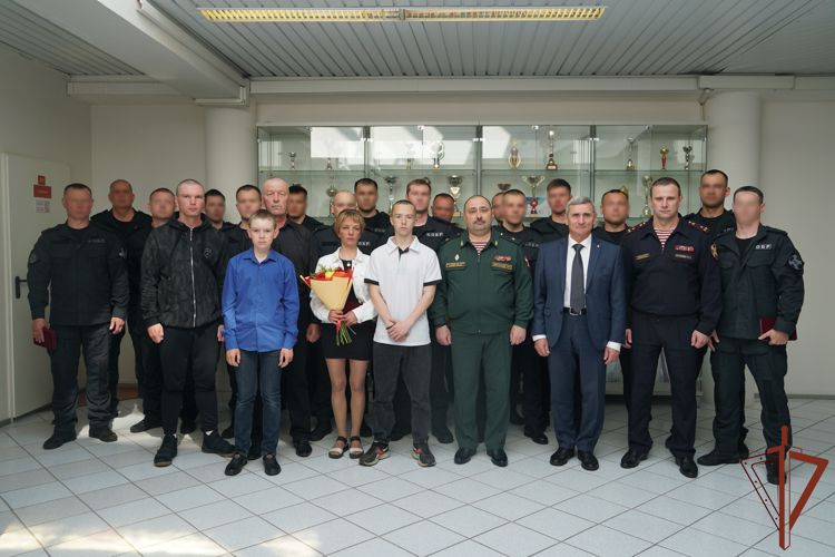 В Петрозаводске наградили росгвардейцев, отличившихся в ходе специальной военной операции на Украине