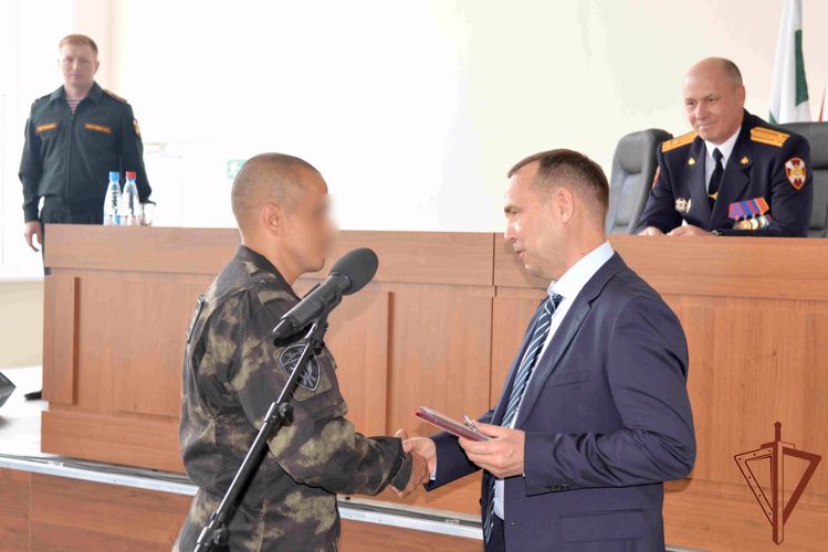 Госнаграды вручены в Кургане росгвардейцам-участникам спецоперации 