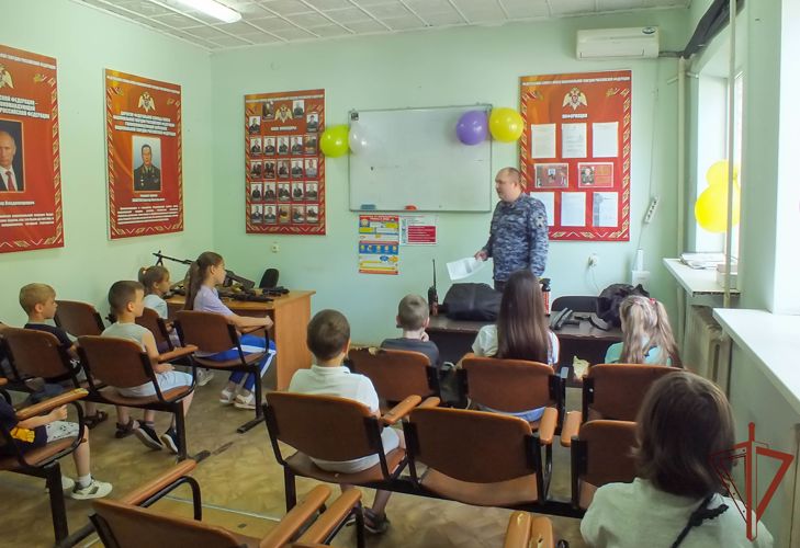 Росгвардейцы организовали комплекс мероприятий для детей Юга России