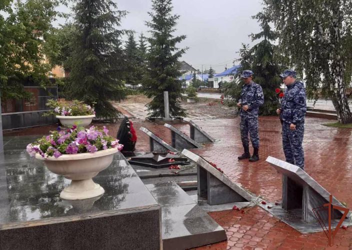 В День партизан и подпольщиков росгвардейцы Уральского округа почтили память героев Великой Отечественной войны 
