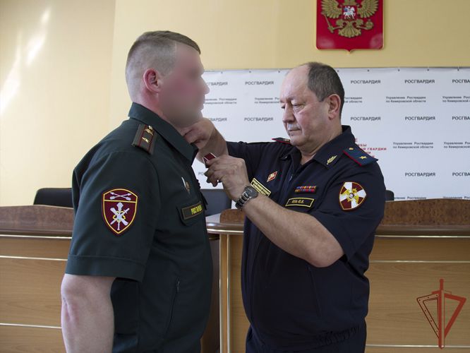 Госнаграды вручены в Кемерово росгвардейцам - участникам спецоперации 