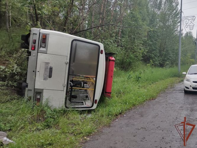 Водителю автобуса в Новокузнецке помог спастись после ДТП сотрудник Росгвардии