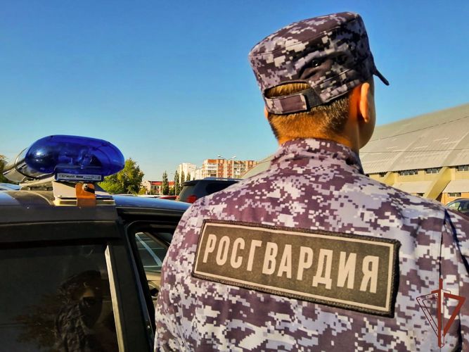 Росгвардейцы вернули матери пропавшего ребёнка в Кемерово