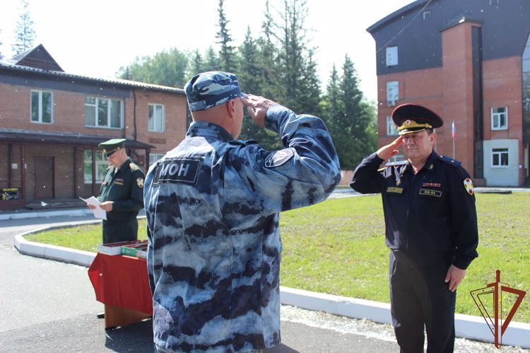Госнаграды вручены в Кузбассе росгвардейцам-участникам спецоперации