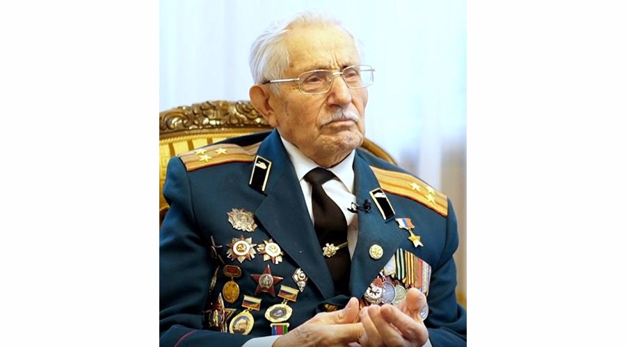  Со 100-летним юбилеем  проживающего в Сочи ветерана Великой Отечественной войны  поздравили сотрудники Росгвардии
