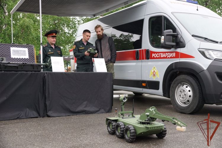 Росгвардия представила передовые технологии в сфере безопасности на выставке в Хабаровске