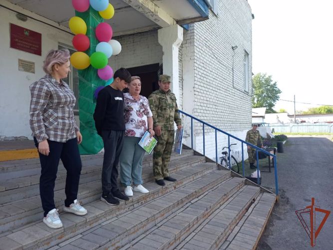Росгвардия на Урале провела мероприятия, посвящённые Международному дню защиты детей 