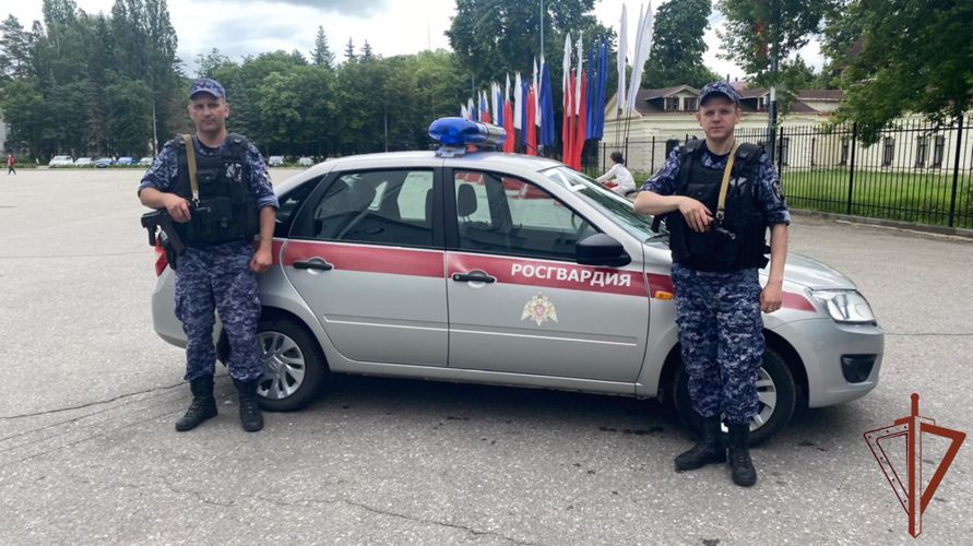 Сотрудники Росгвардии разыскали пропавшего ребёнка в Брянске