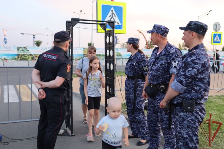 На Северном Кавказе Росгвардия обеспечила общественную безопасность в День России