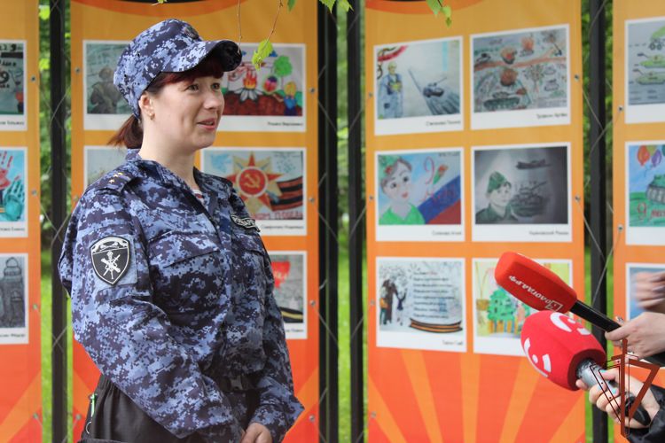 Вологодским журналистам о тонкостях службы в свой профессиональный праздник рассказали кинологи-росгвардейцы