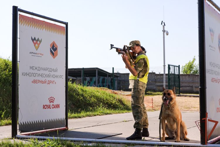 Команда Росгвардии стала призером международного кинологического конкурса «Верный друг»