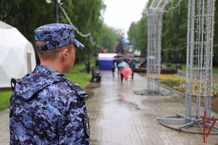 Росгвардия на Урале обеспечила безопасность мероприятий, посвящённых Дню России