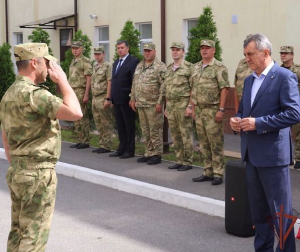 Глава Северной Осетии наградил росгвардейцев-участников спецоперации