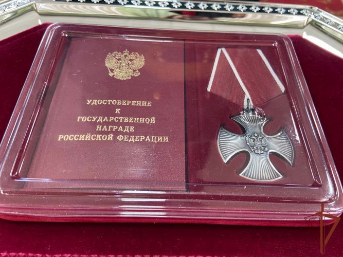 Семье погибшего росгвардейца -  участника спецоперации  передали орден Мужества