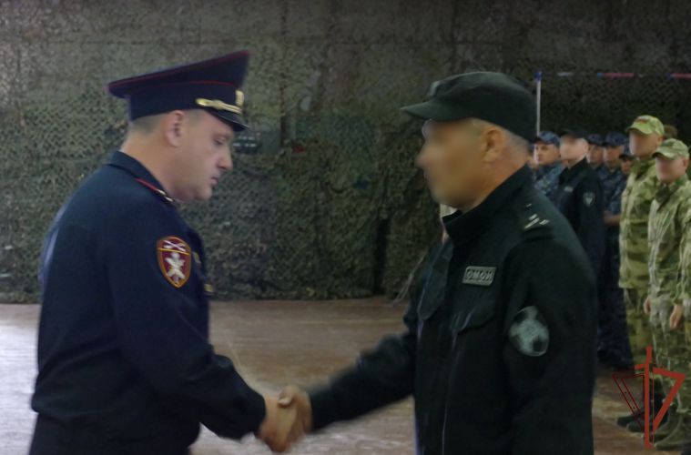 Госнаграды вручили в Омске росгвардейцам – участникам спецоперации