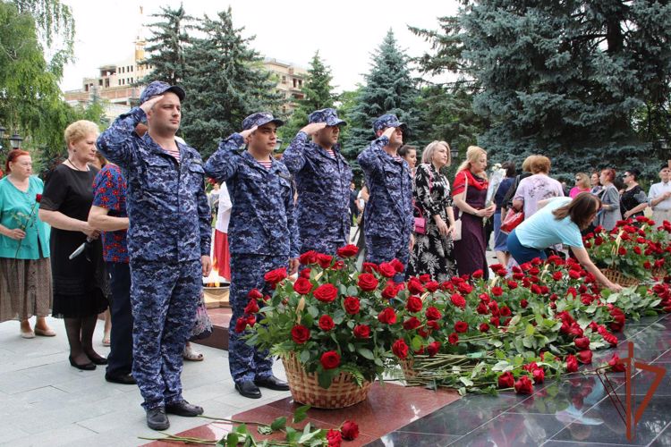 На Северном Кавказе Росгвардия приняла участие в мероприятиях, посвященных Дню памяти и скорби