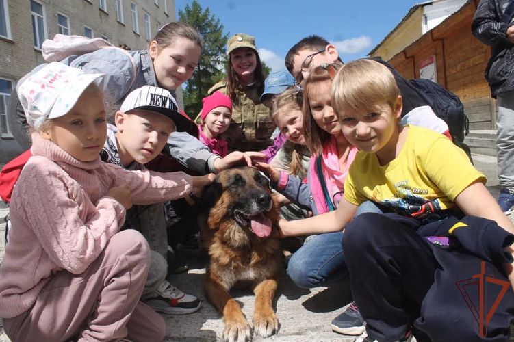 В Сибири продолжаются мероприятия акции «Каникулы с Росгвардией»