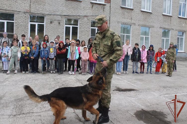 В Сибири продолжаются мероприятия акции «Каникулы с Росгвардией»