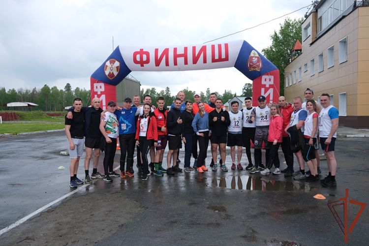 В Уральском округе Росгвардии определили сильнейших спортсменов в служебном биатлоне и легкоатлетическом кроссе (видео)