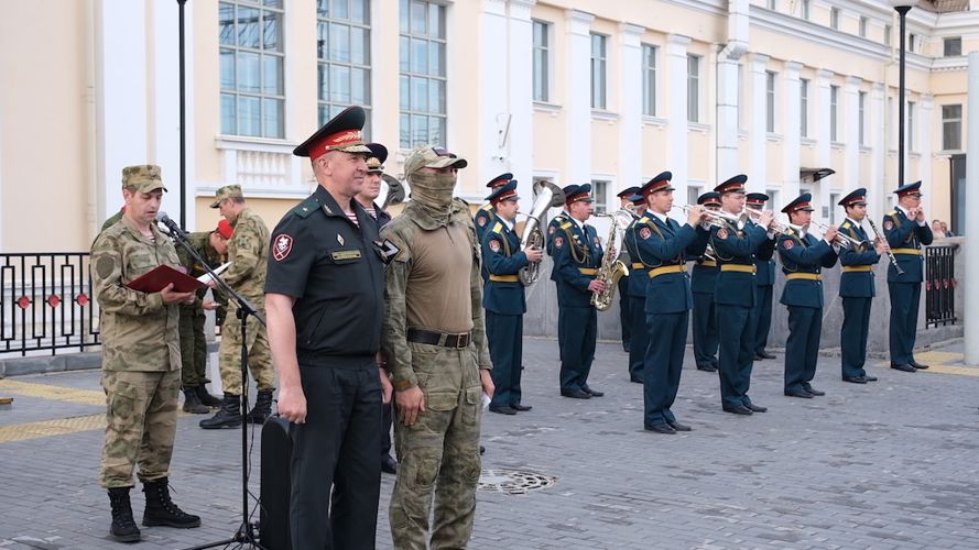 Сотрудники Росгвардии, принимавшие участие в специальной военной операции, прибыли в Екатеринбург 