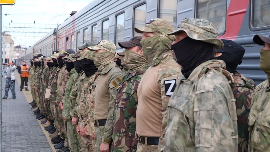 Сотрудники Росгвардии, принимавшие участие в специальной военной операции, прибыли в Екатеринбург 