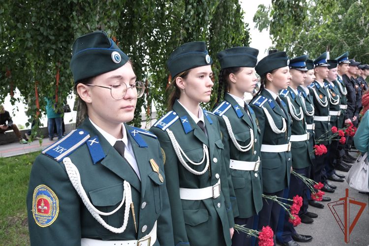 Представители Уральского округа Росгвадии приняли участие в памятных мероприятиях, посвященных Дню памяти и скорби (видео)