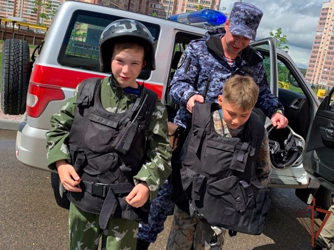 В Сибири продолжаются мероприятия акции «Каникулы с Росгвардией»