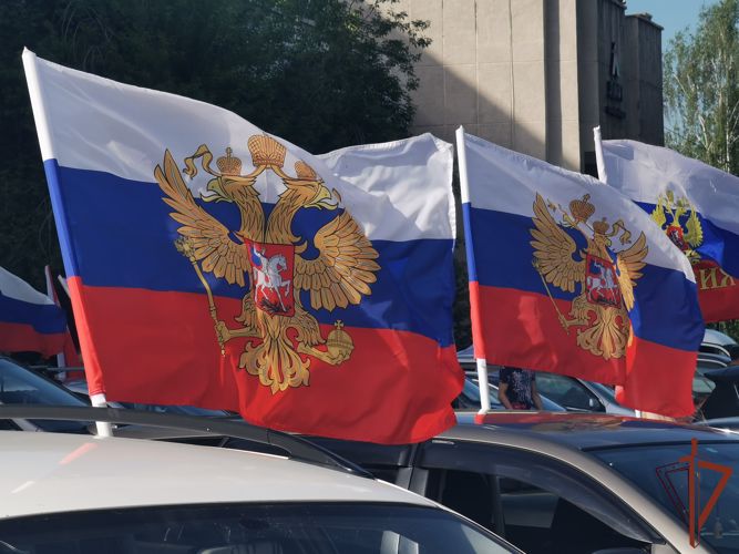 Росгвардейцы провели в Ангарске автопробег в поддержку участников спецоперации 