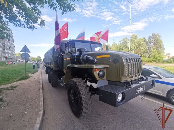 Росгвардейцы провели в Ангарске автопробег в поддержку участников спецоперации 